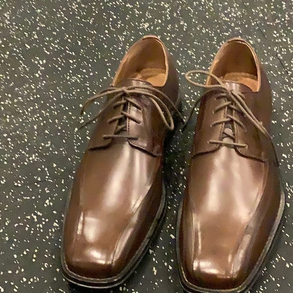 Johnson Murphy brown leather square toe oxfords.  Men’s 10.5